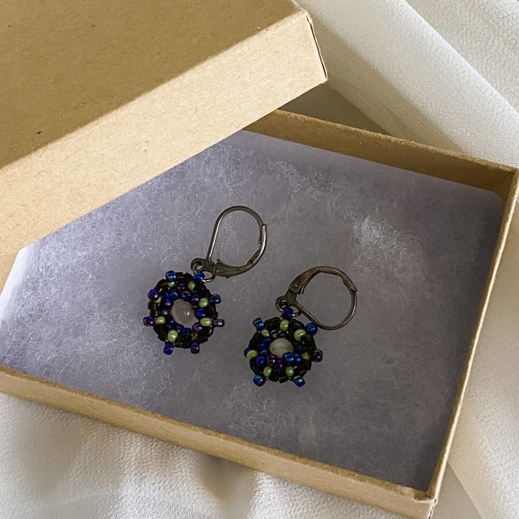 VTG Iridescent Blue Purple Bead Earrings - Picture 4 of 5